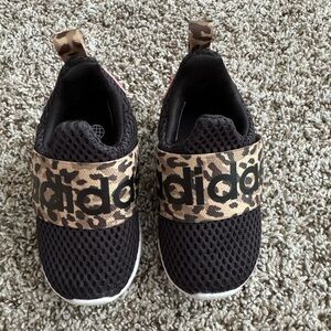 Toddler adidas shoes size 4